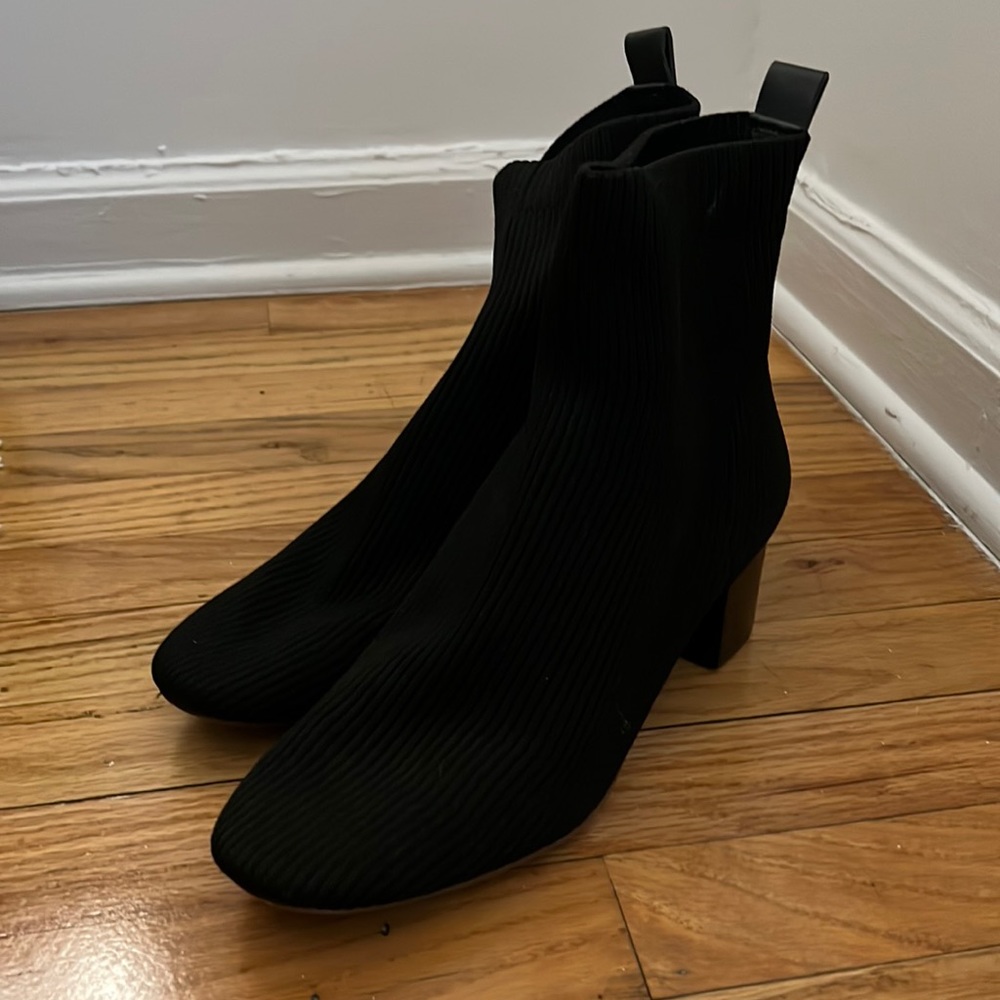 Everlane black boots
